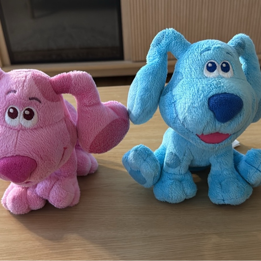 Blues clues and magenta talking plushies